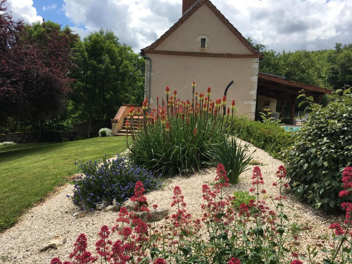 Gite Avec Piscine Proche De St Cirq Lapopie Berganty Exteriör bild